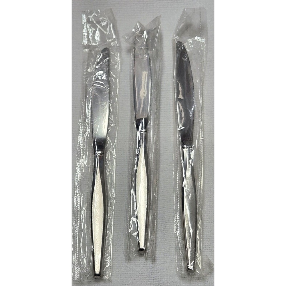 WMA Rogers Oneida Stainless‎ Windrift Set of 3 Dinner Knives Butter Silverware